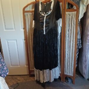 Victorian Woman's 1X Crushed Black and White Dress With Built In Pinafore